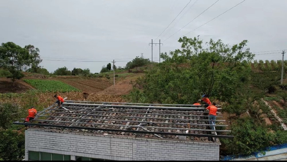 農村自建房屋頂用什么瓦好？