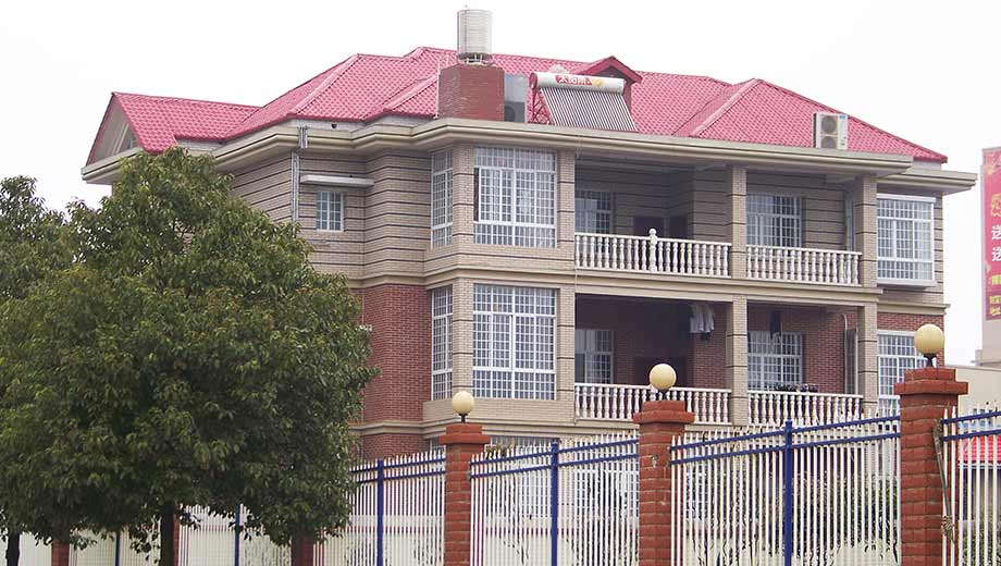 別墅瓦哪種顏色好看？推薦使用樹脂瓦，打造個(gè)性美觀的屋頂