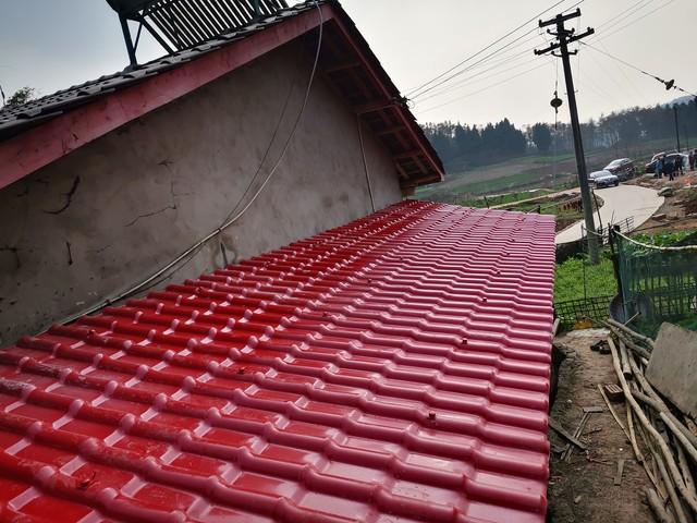 鋁鎂錳瓦和樹脂瓦哪個好？哪個更耐用